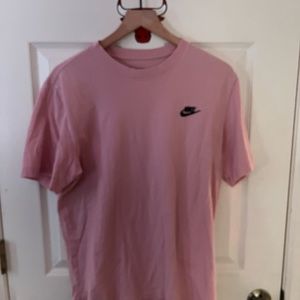 Nice pink Nike T shirt. Hardly worn.